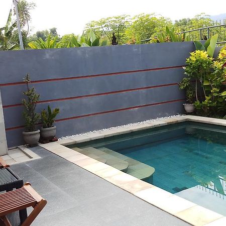 วิลลา เดินจาริก Villa Banjar  ภายนอก รูปภาพ