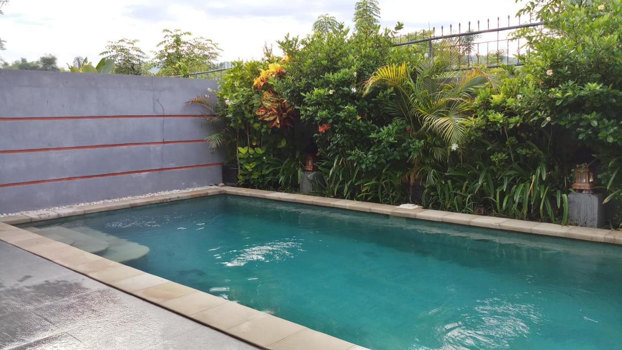 วิลลา เดินจาริก Villa Banjar  ภายนอก รูปภาพ
